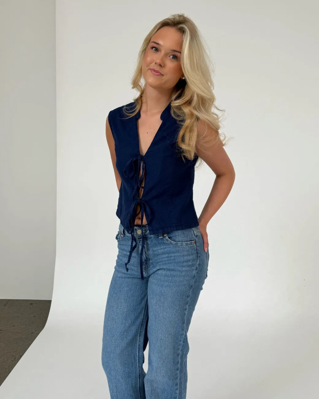 ANNIKA top med bindebånd, navy
