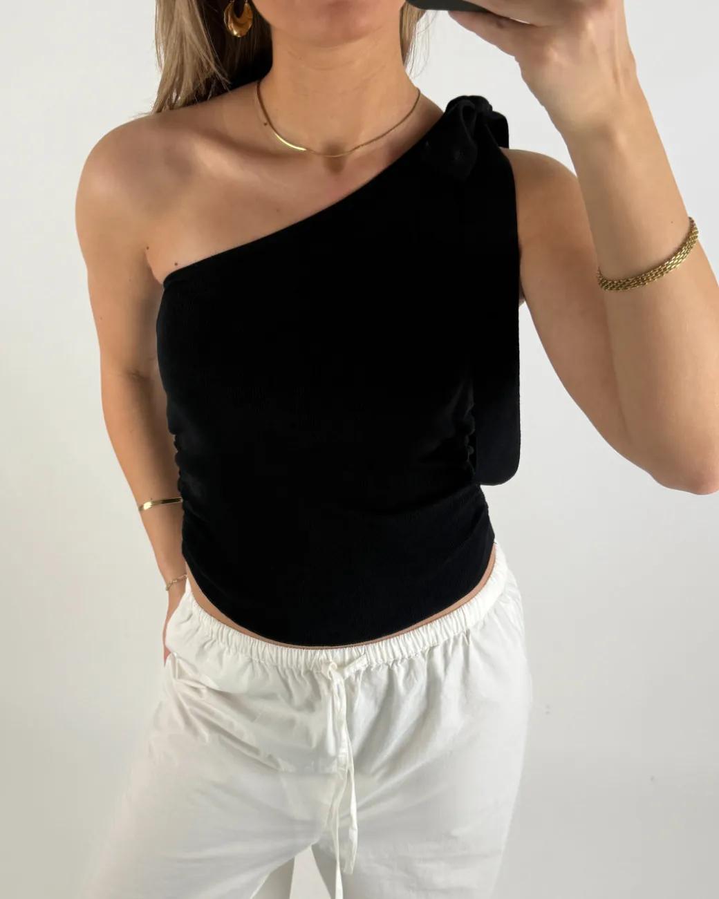 CASSIDY one shoulder top, sort