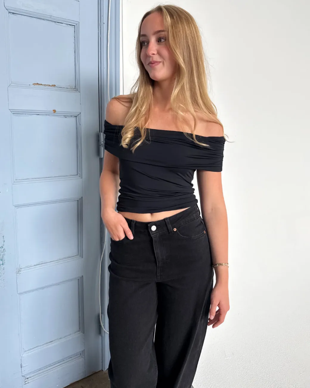 LEIA off shoulder top, sort