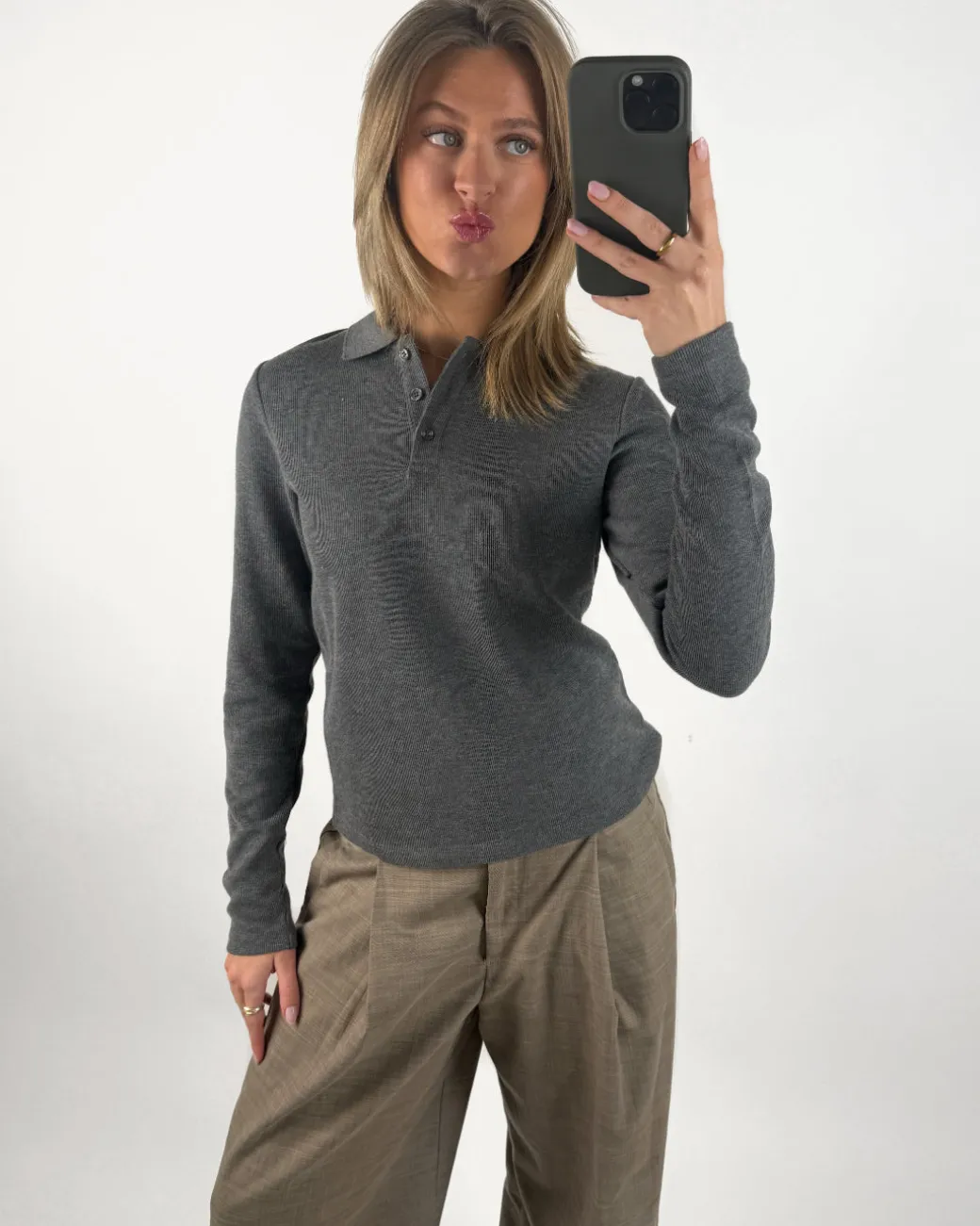 OLIVIA polo bluse, grå
