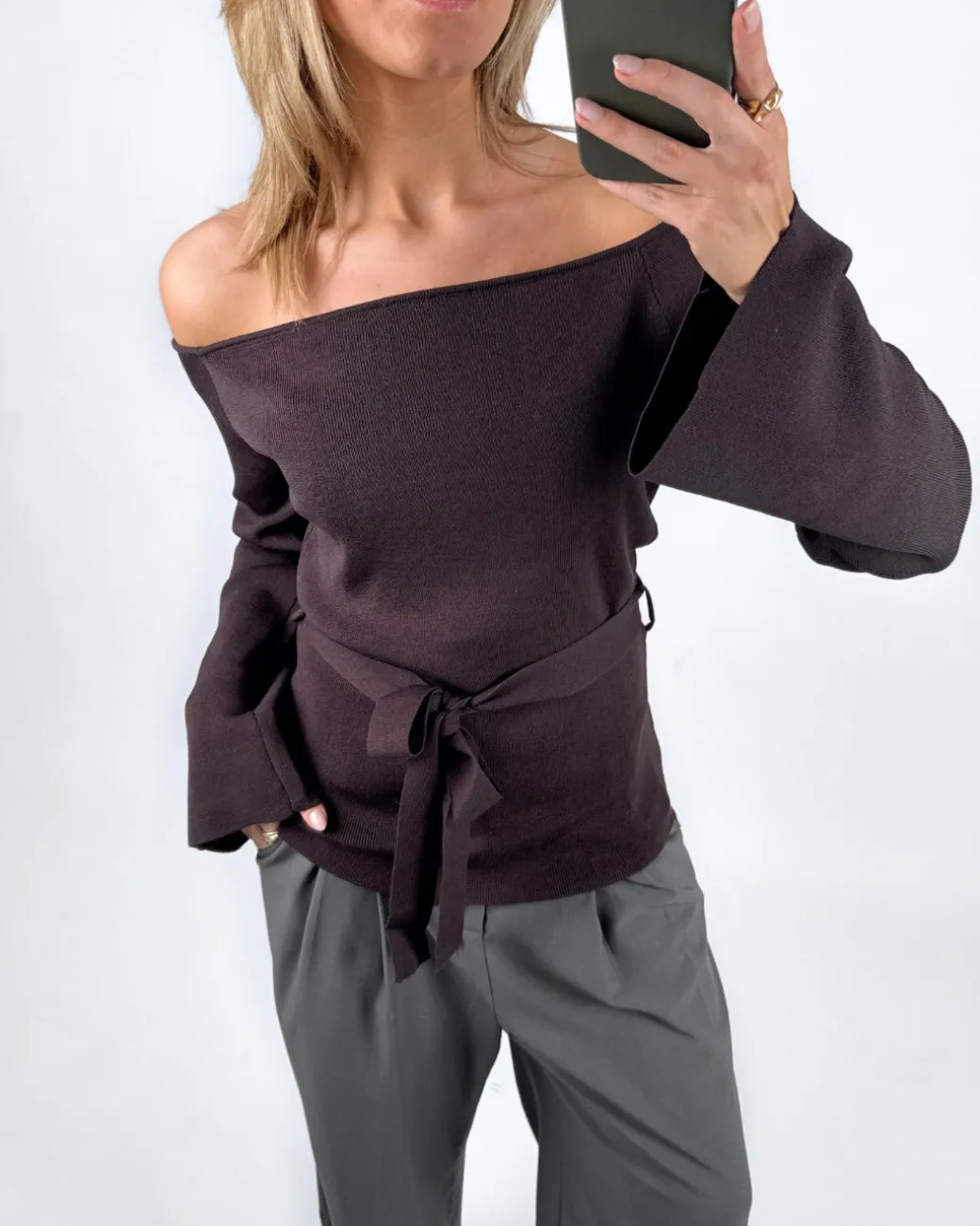 SAVANNA off shoulder strik, brun