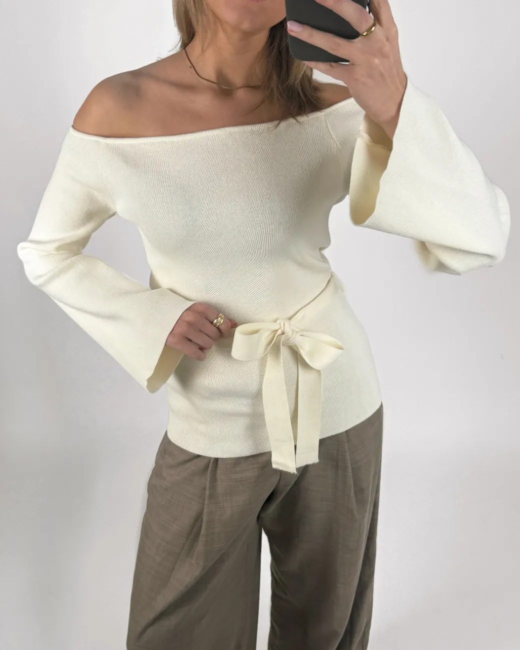 SAVANNA off shoulder strik, creme
