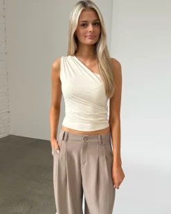 SCARLETT one shoulder top, creme