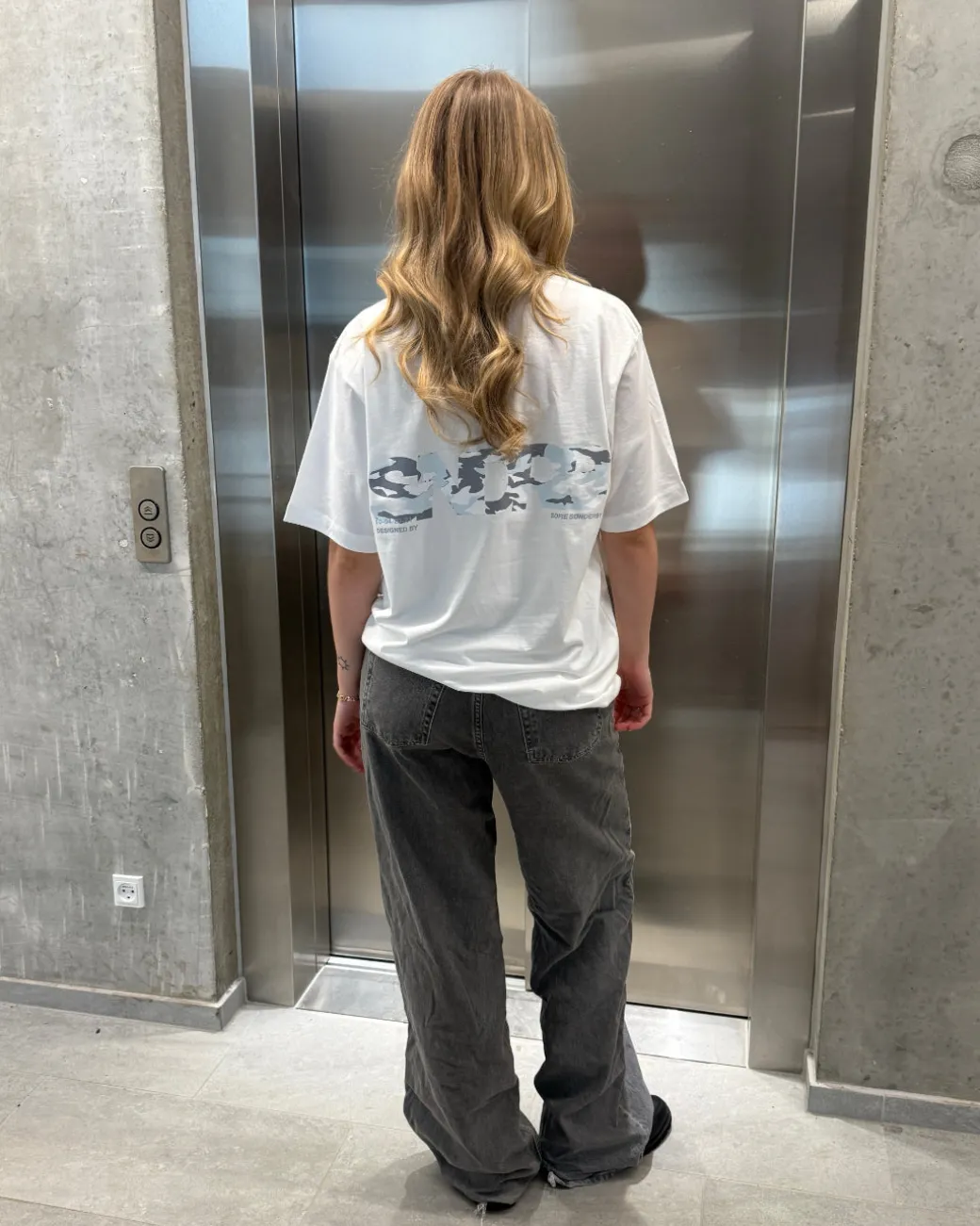 SNDRB t-shirt, hvid/grå camouflage