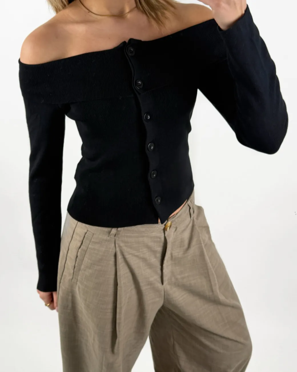 VICTORIA off shoulder bluse, sort